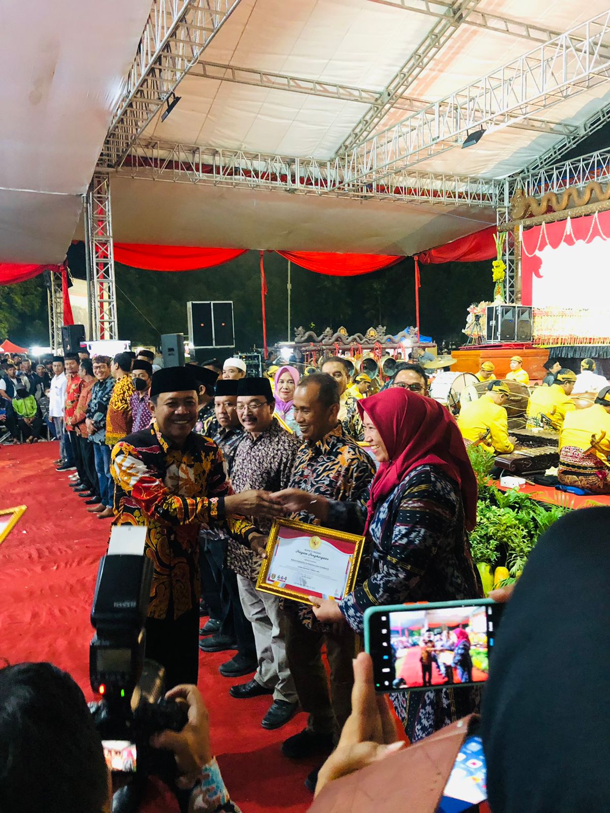 DISPARPORA NGAWI JUARA HARAPAN 1 GEMA PARUT(GERAKAN MENANAM DENGAN MEMANFAATKAN PEKARANGAN) 2022