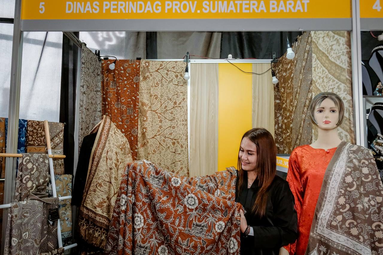 Siaran Pers : Istana Berbatik Jadi Momentum Promosi Batik ke Kancah Internasional