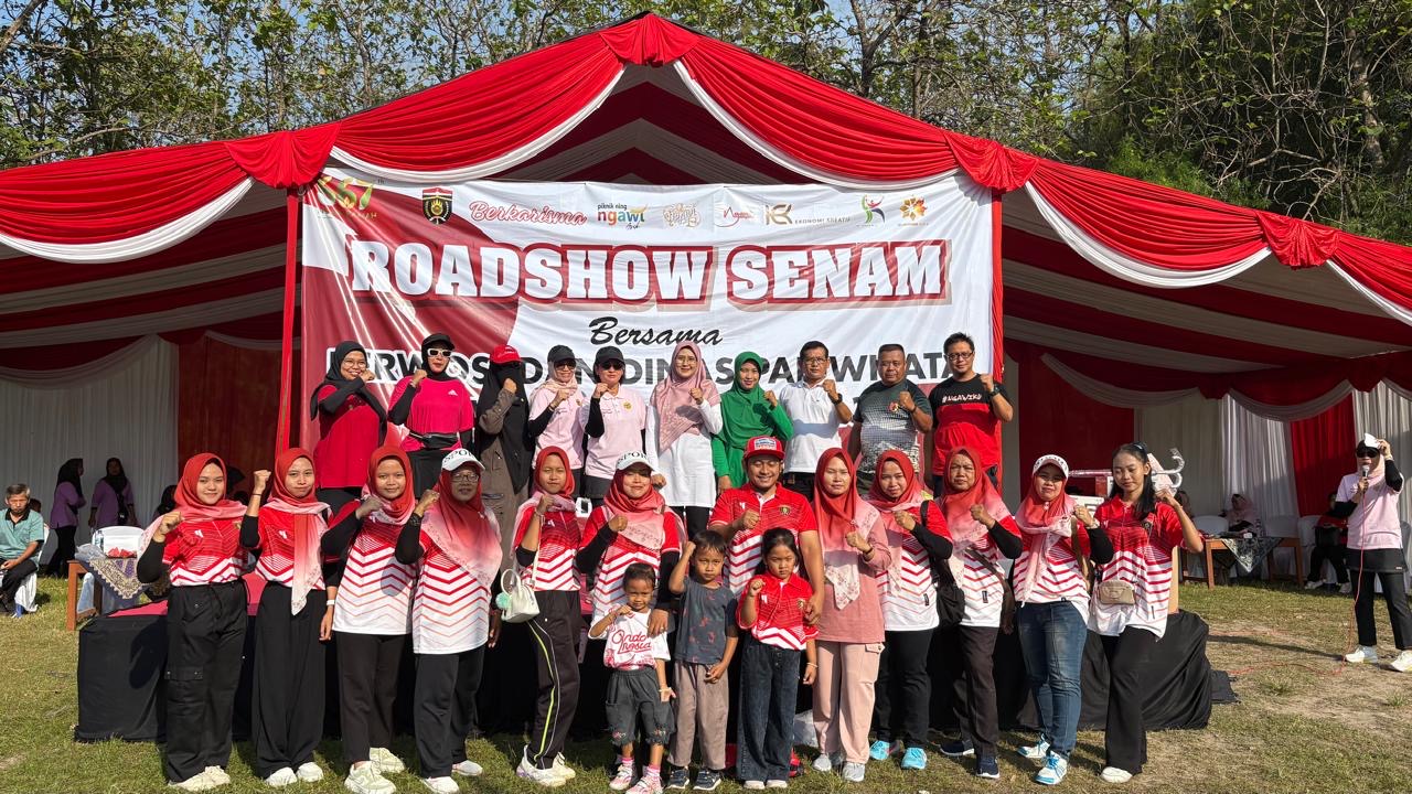 Semarak Roadshow Senam Perwosi di Kecamatan Padas, Gaungkan Hidup Sehat dan Kebersamaan